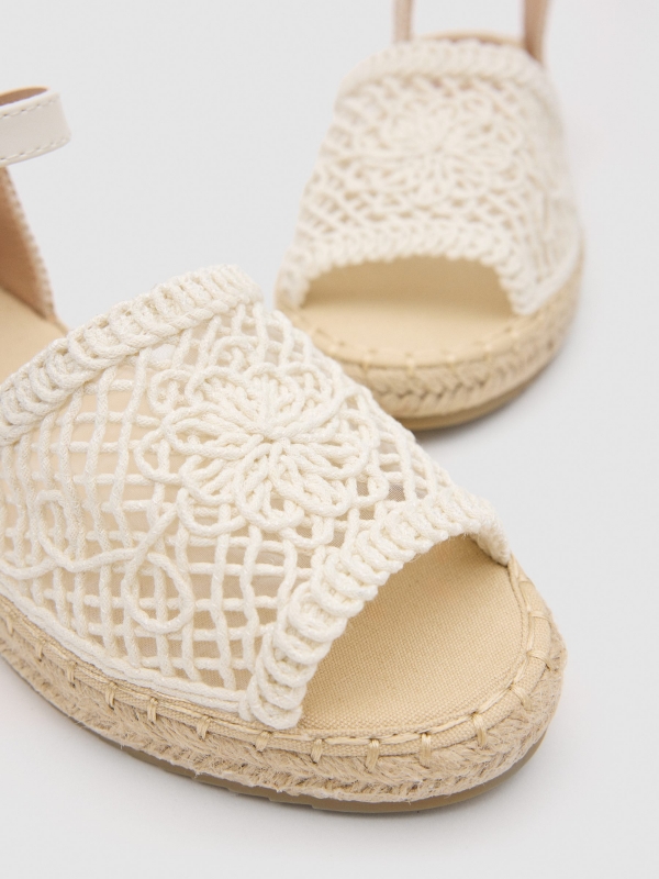 Crochet sandal off white detail view