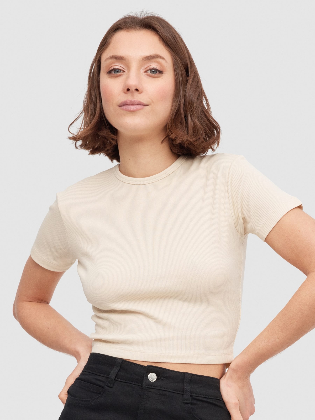 Basic T-shirt with rib sand middle front view