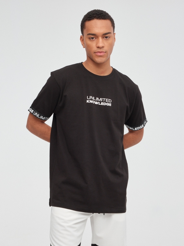 Camiseta deportiva manga contraste negro vista media frontal