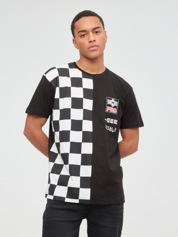 T-shirt com bandeira racing preto vista meia frontal