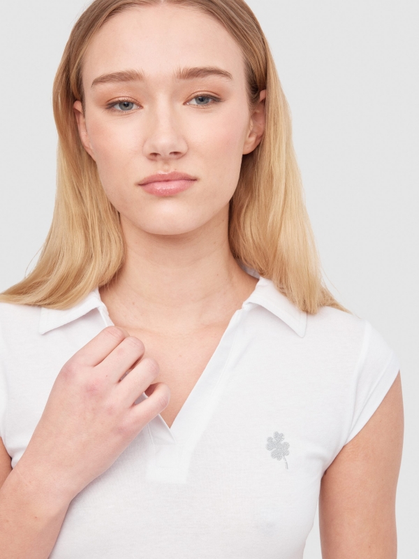 Polo t-shirt with embroidery white detail view