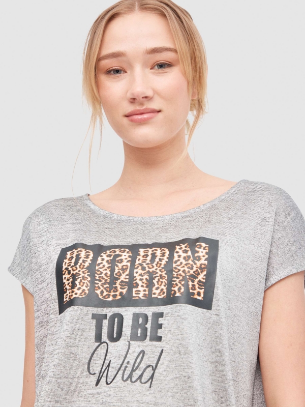 Camiseta texto animal print melange claro vista detalle