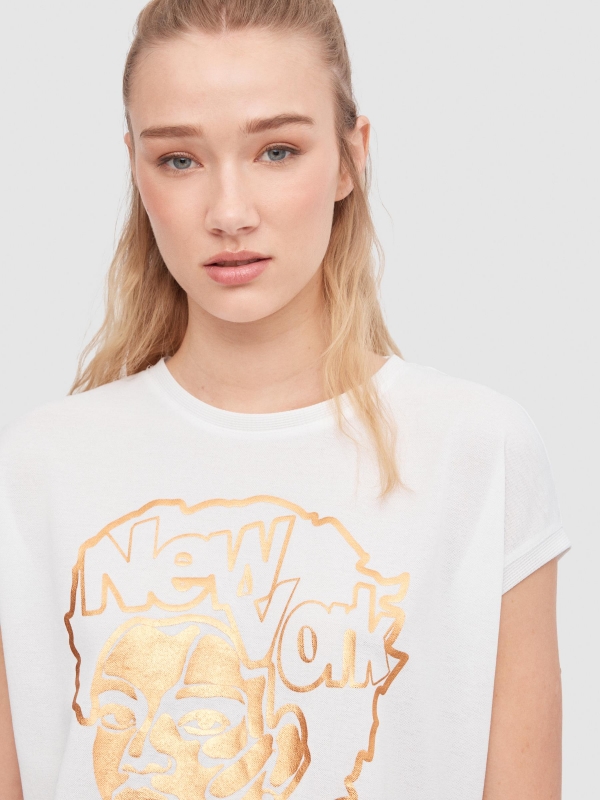 Camiseta New York blanco roto vista detalle