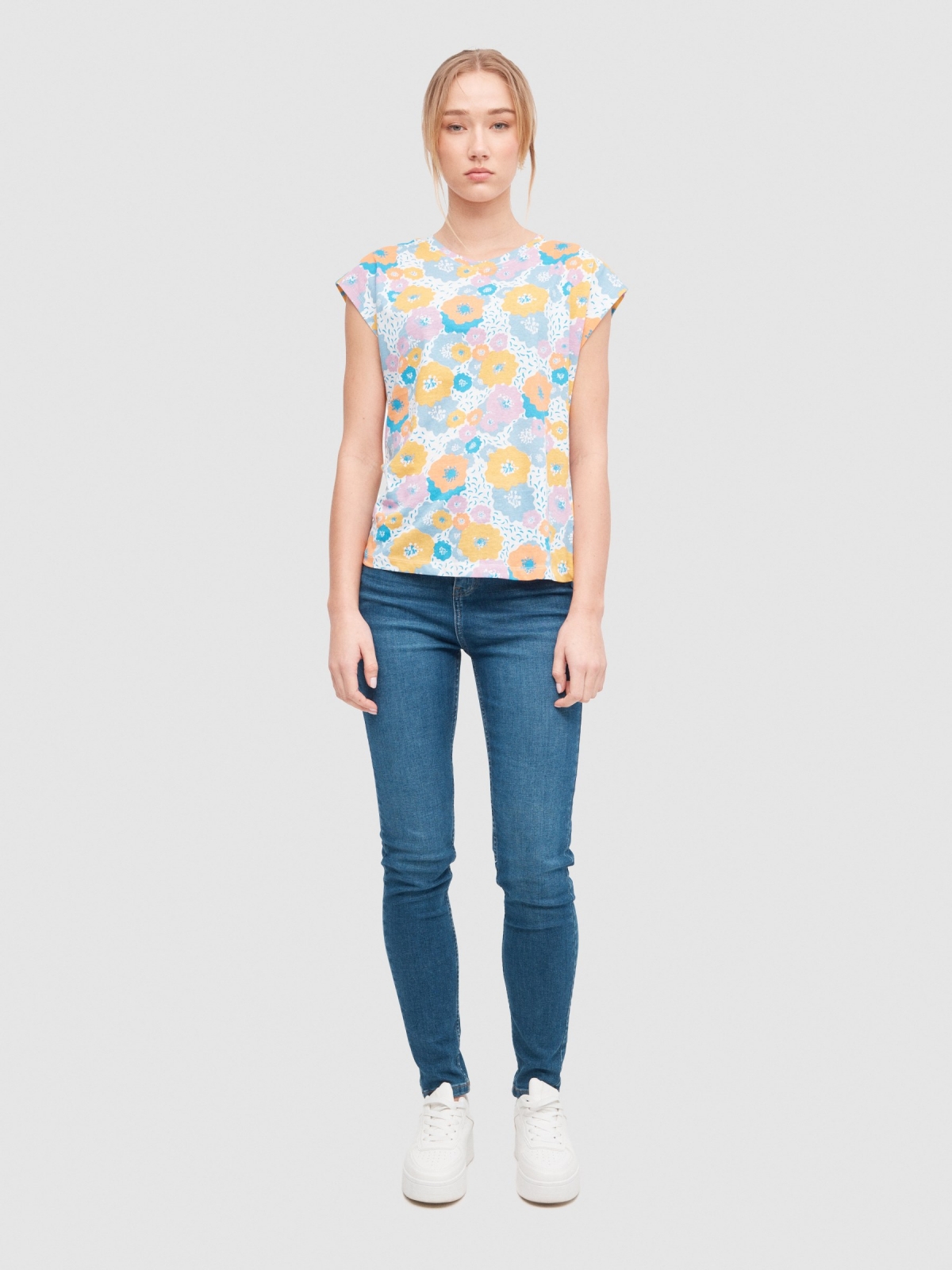 Flower print t-shirt multicolor front view
