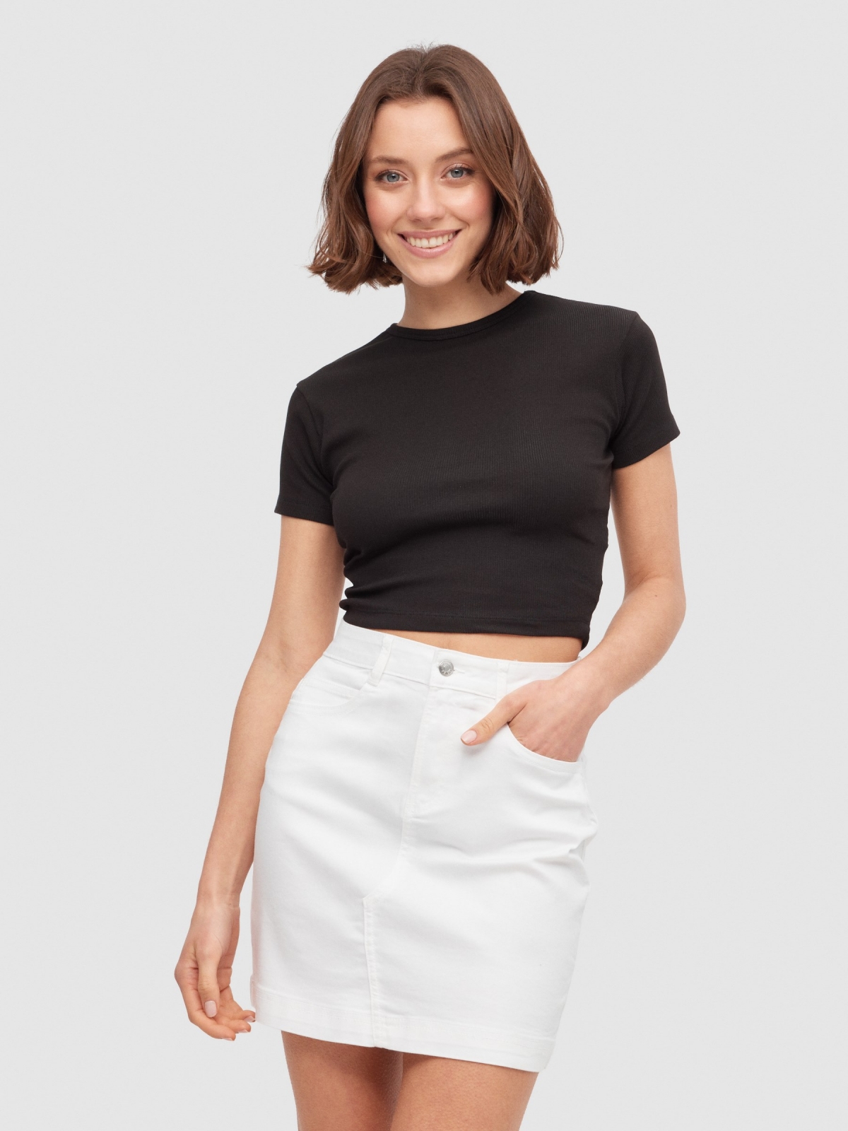 Basic twill skirt white middle front view