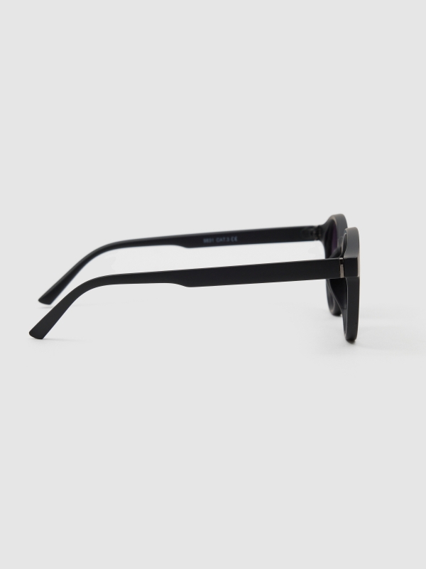 Round sunglasses black detail view