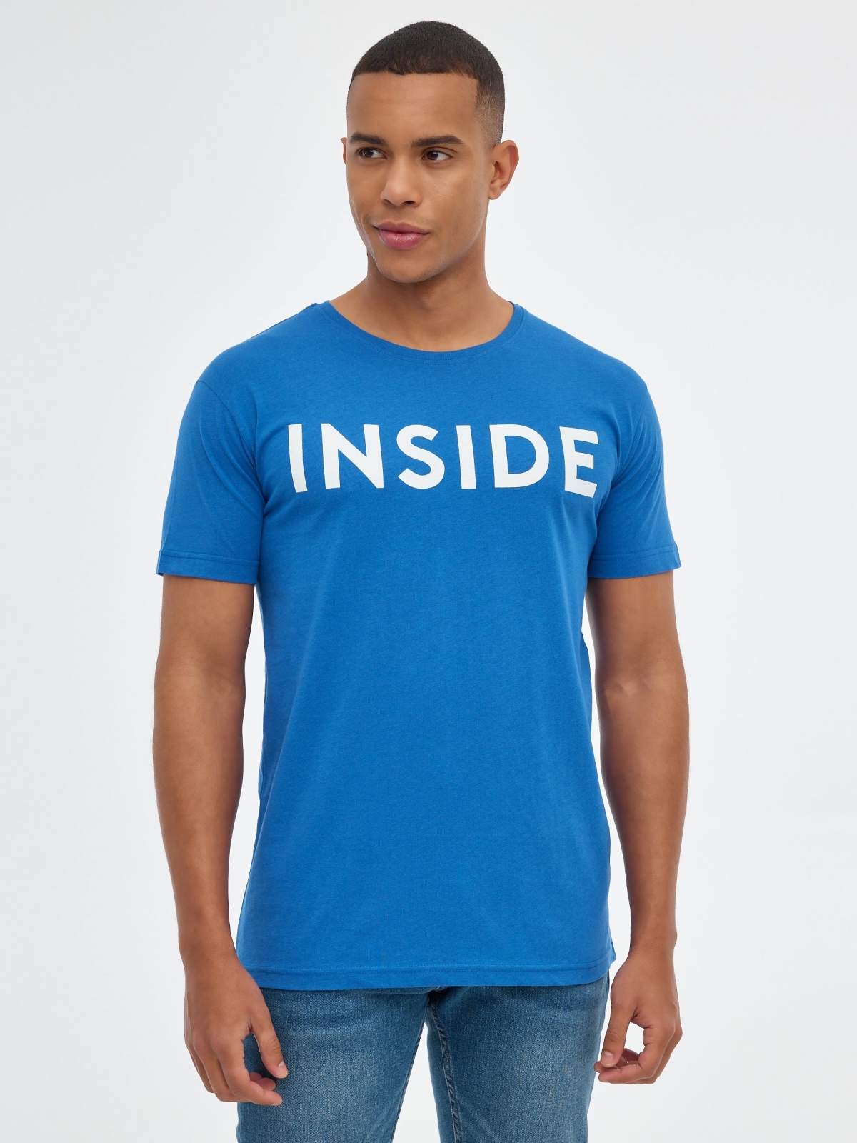 T-shirt básica "INSIDE azul ducados vista meia frontal