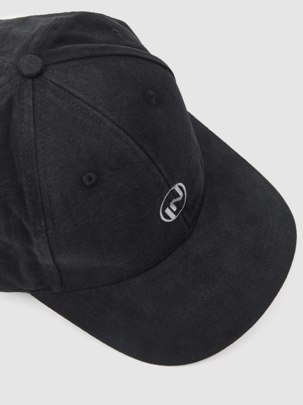 Gorra logo IN negro vista detalle