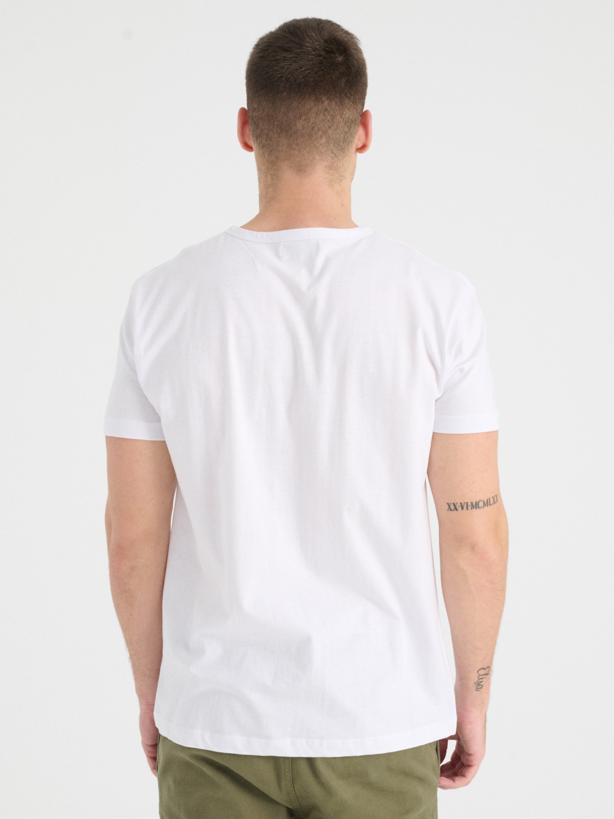 Buttons neck t-shirt white middle back view