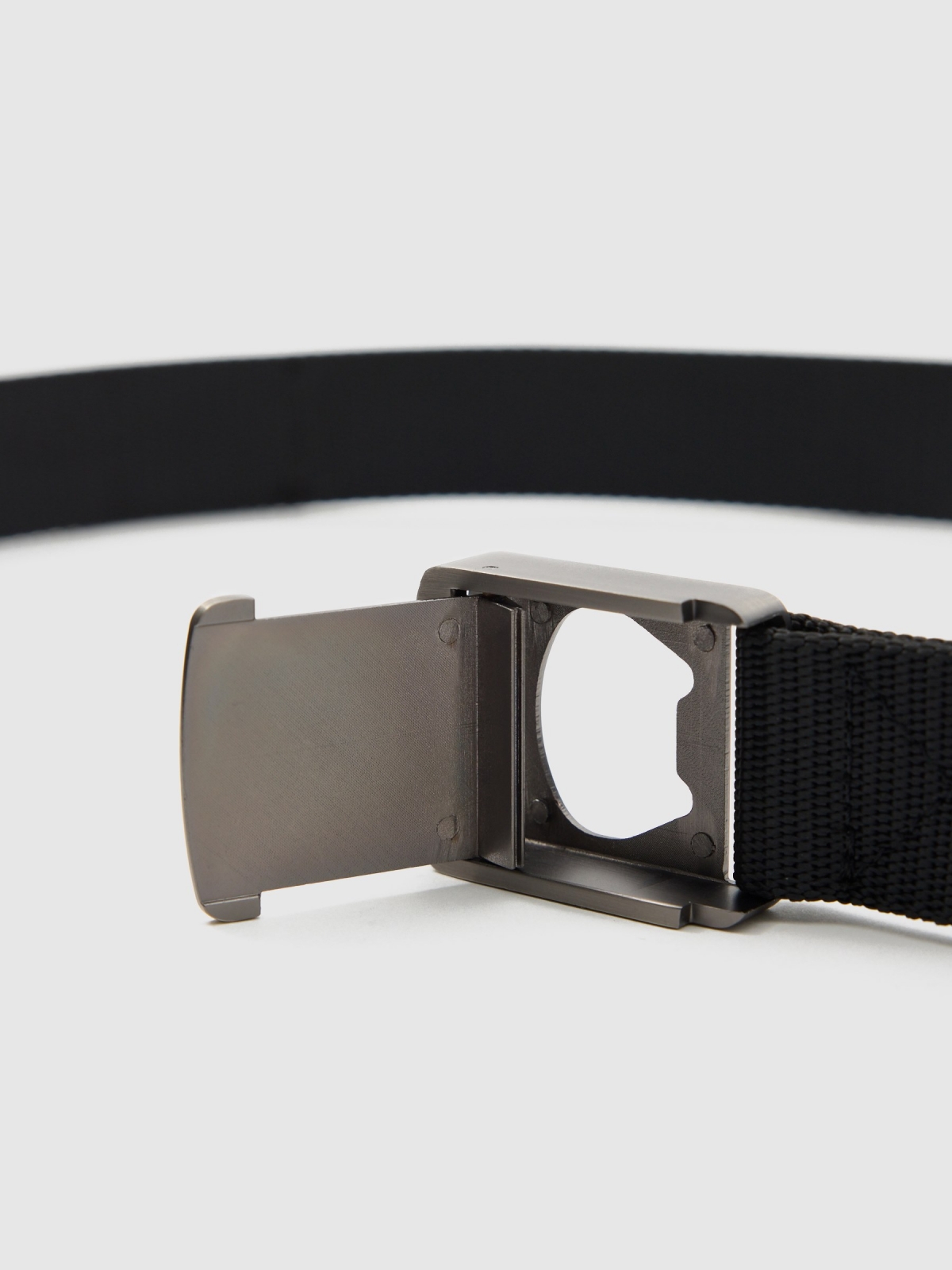 Cinturón lona básico negro vista detalle