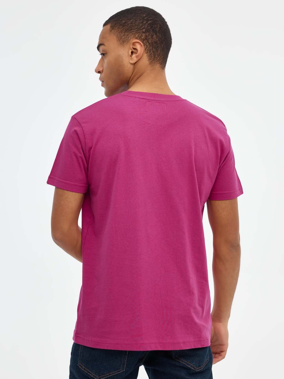 T-shirt básica manga curta fúcsia vista meia traseira