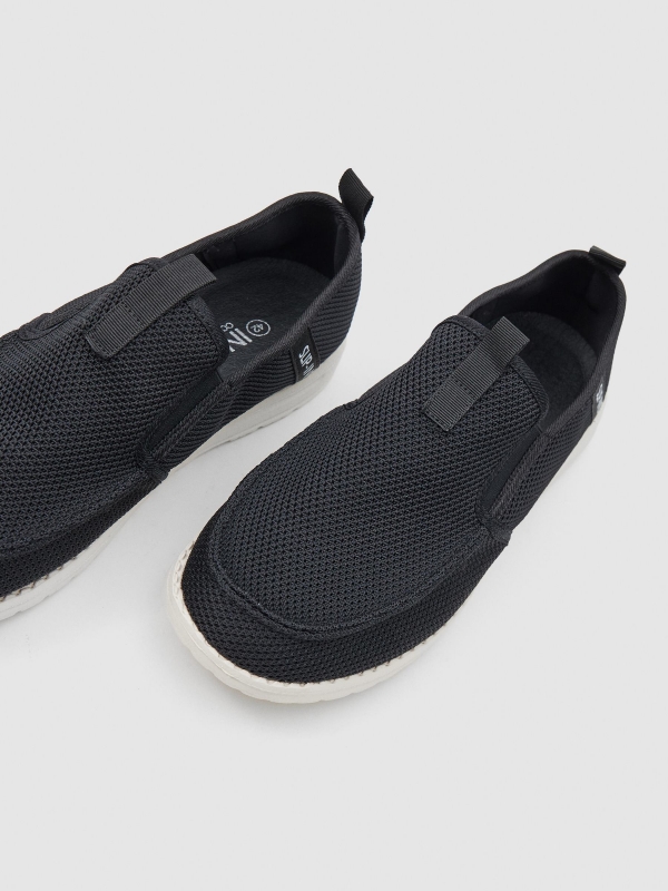 Elastic nylon sneaker black detail view