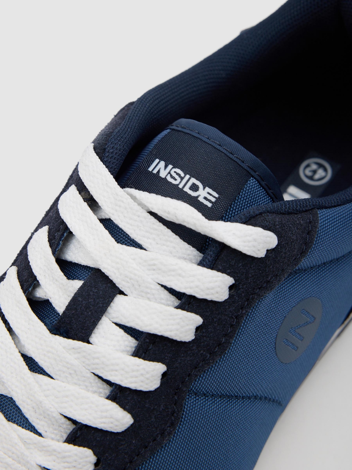 Two-tone nylon sneaker blue detail view