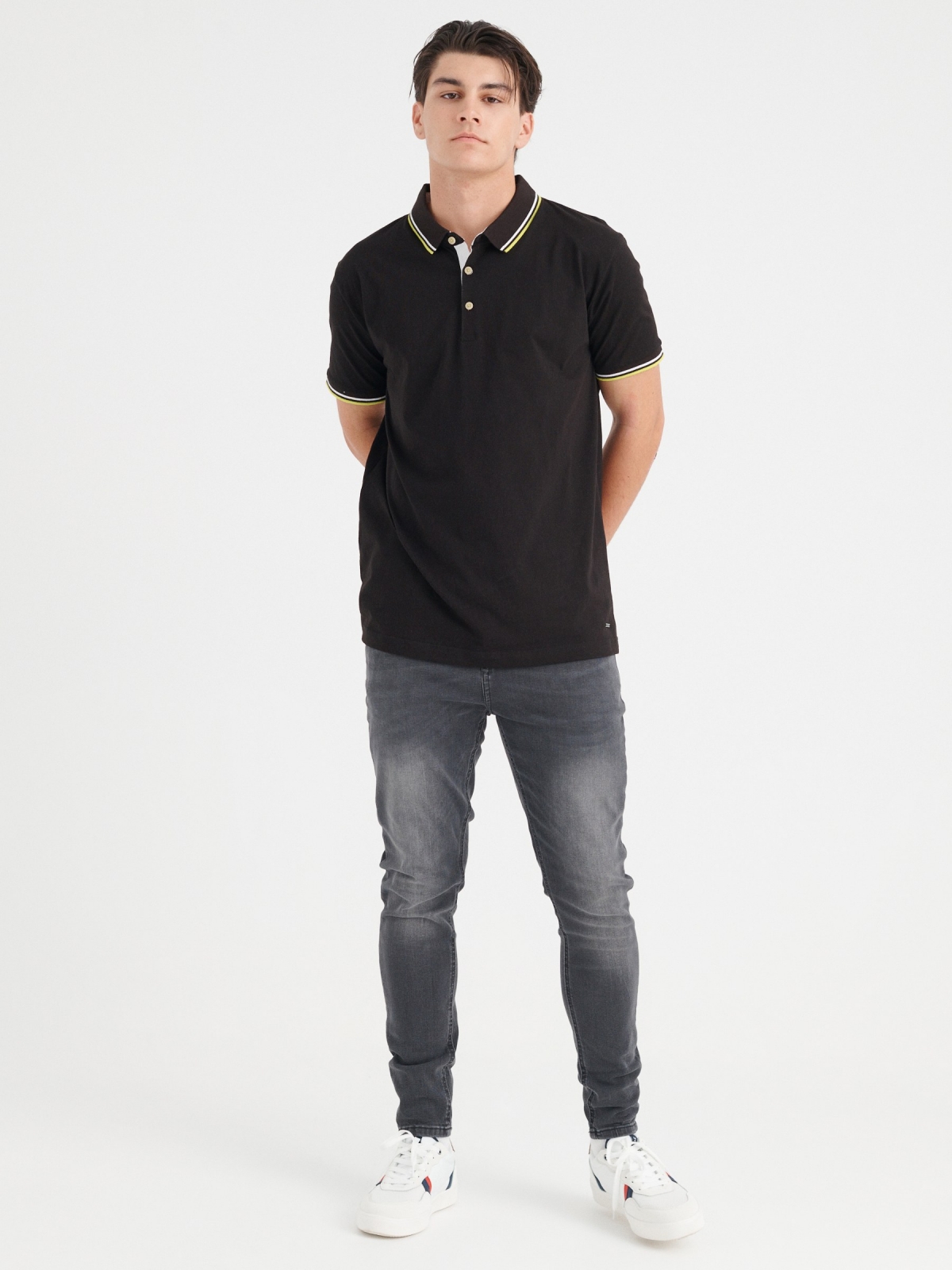 Basic polo with piping black front view