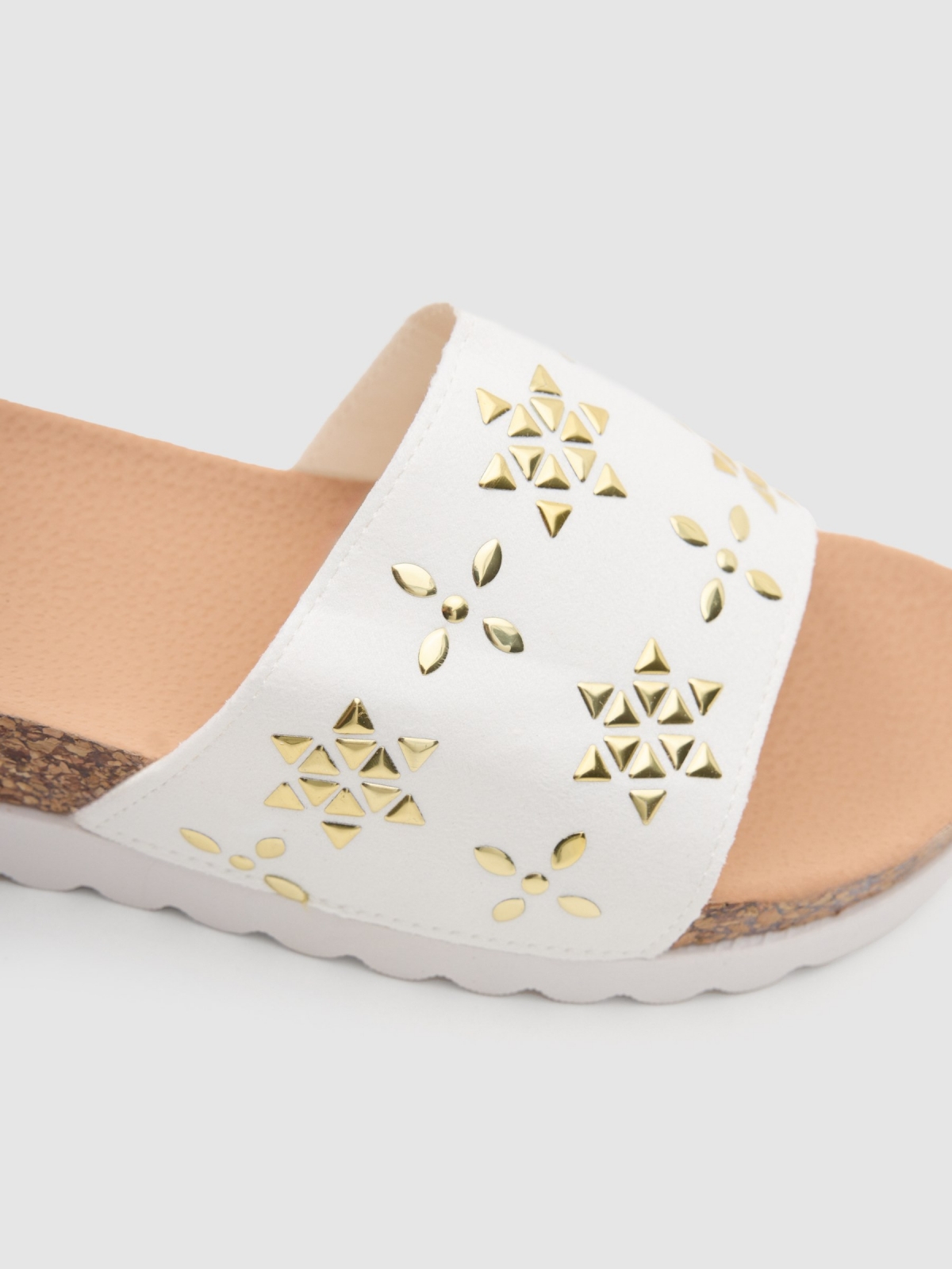 Wedge studs white detail view