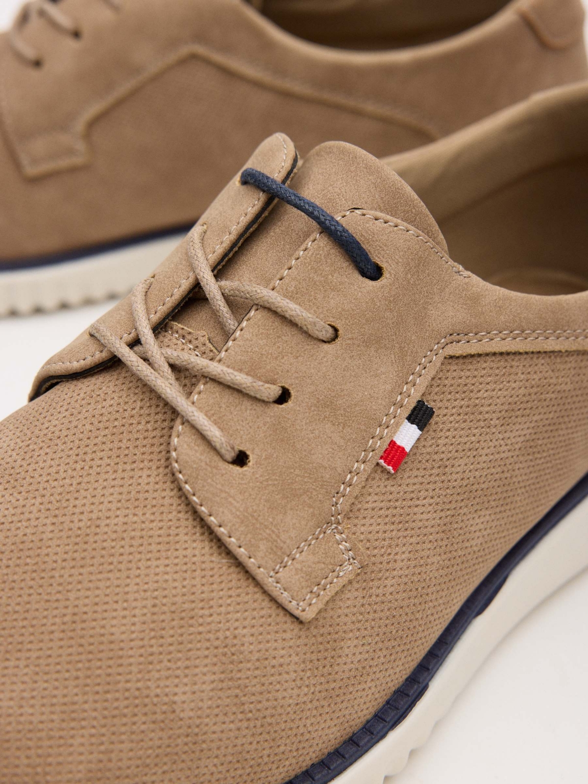 Classic sports shoe light brown detail view