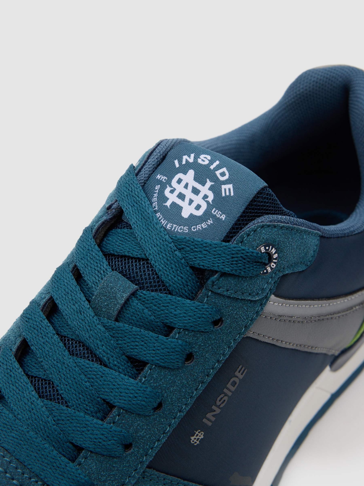 Combined nylon sneaker aquamarine detail view