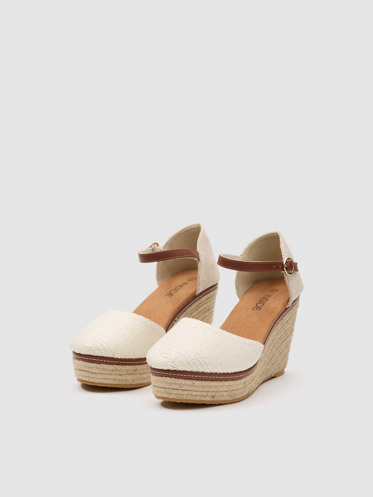 Closed raffia wedge off white 45º front view