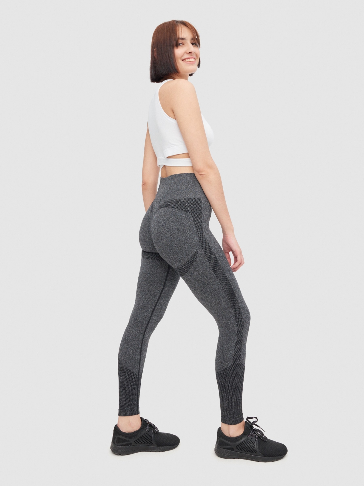 Scrunch bum leggings dark grey detail view