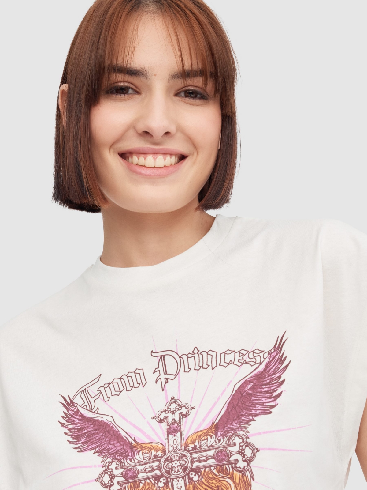 Camiseta oversize From Princess blanco roto vista detalle