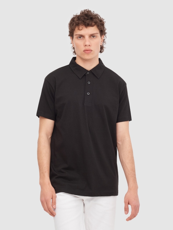 Basic short-sleeved polo shirt black middle front view