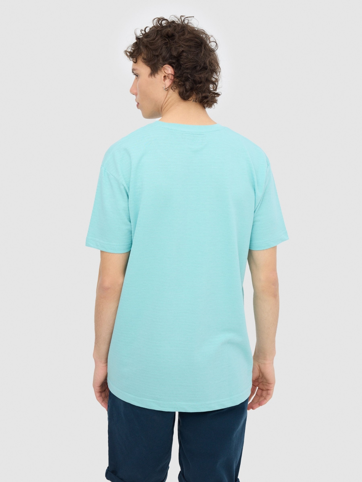 T-shirt às riscas azul claro vista meia traseira
