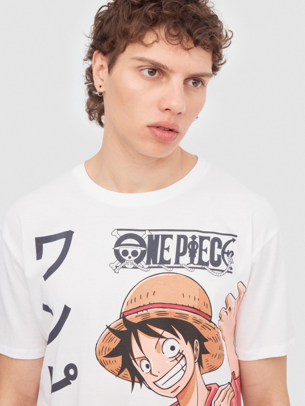 T-shirt One Piece branco vista detalhe