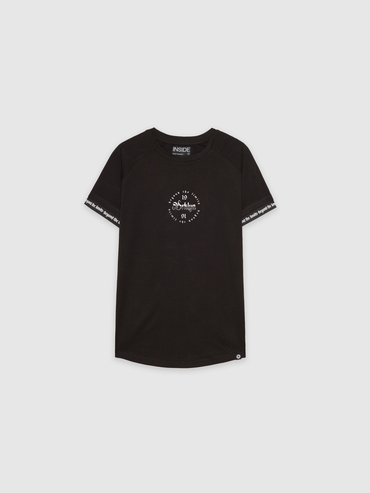  T-shirt raglan com pormenor de texto preto