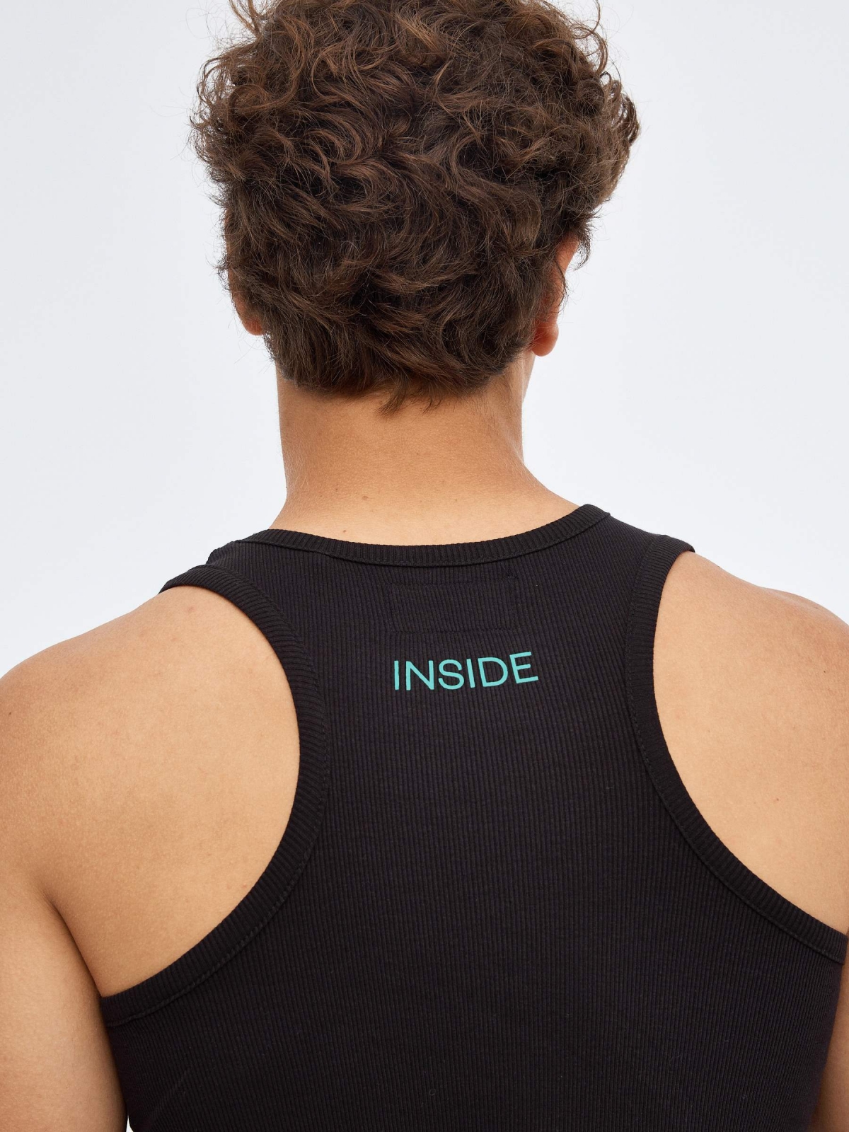 Camiseta básica espalda nadadora negro vista detalle