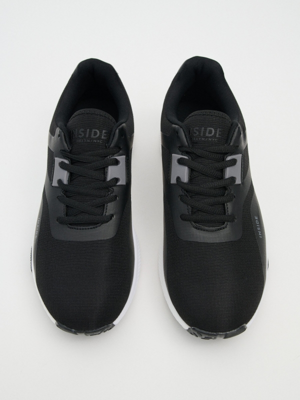 Black sneaker with pieces black zenithal view