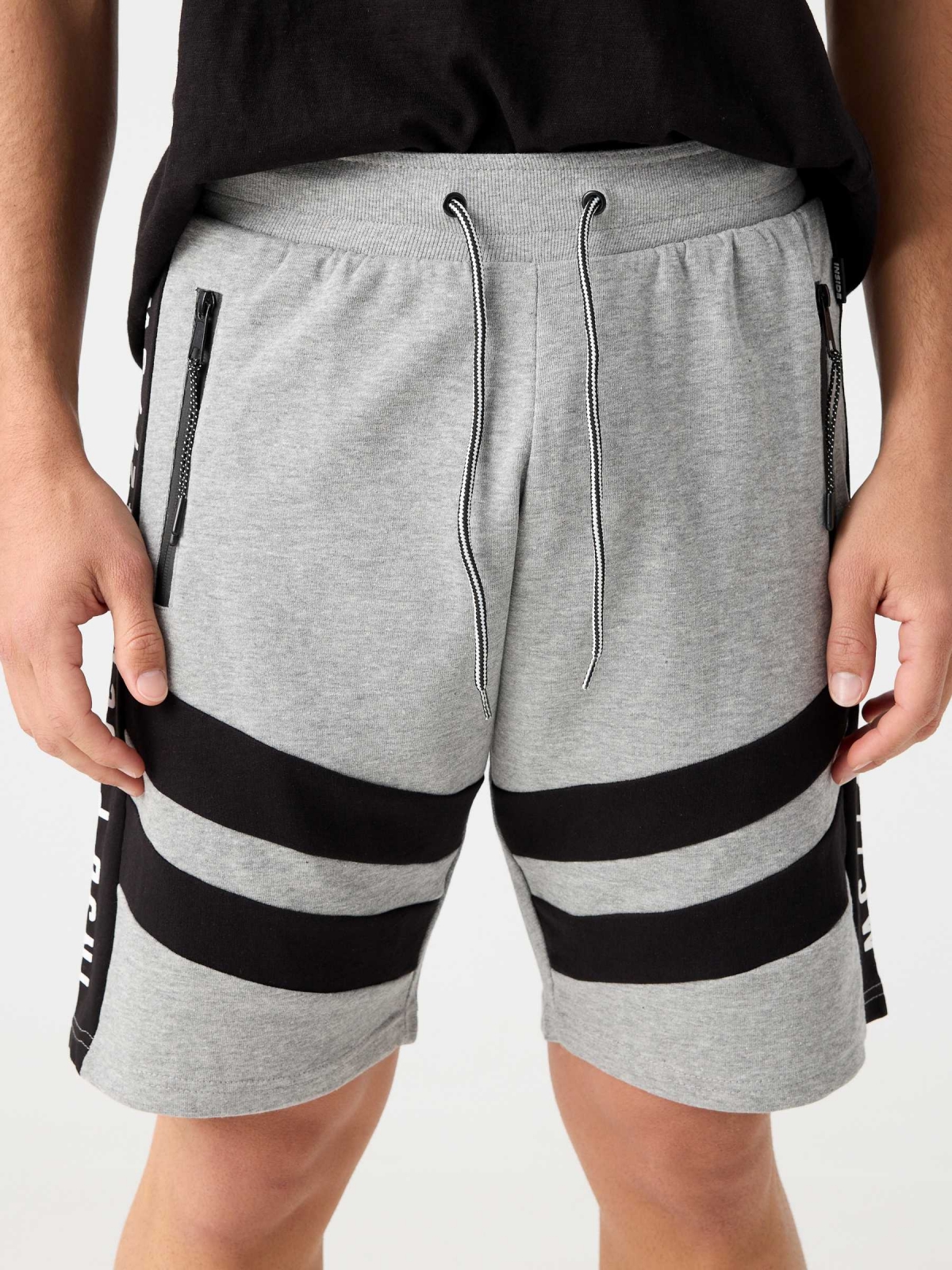 Jogger shorts with bands grey detail view