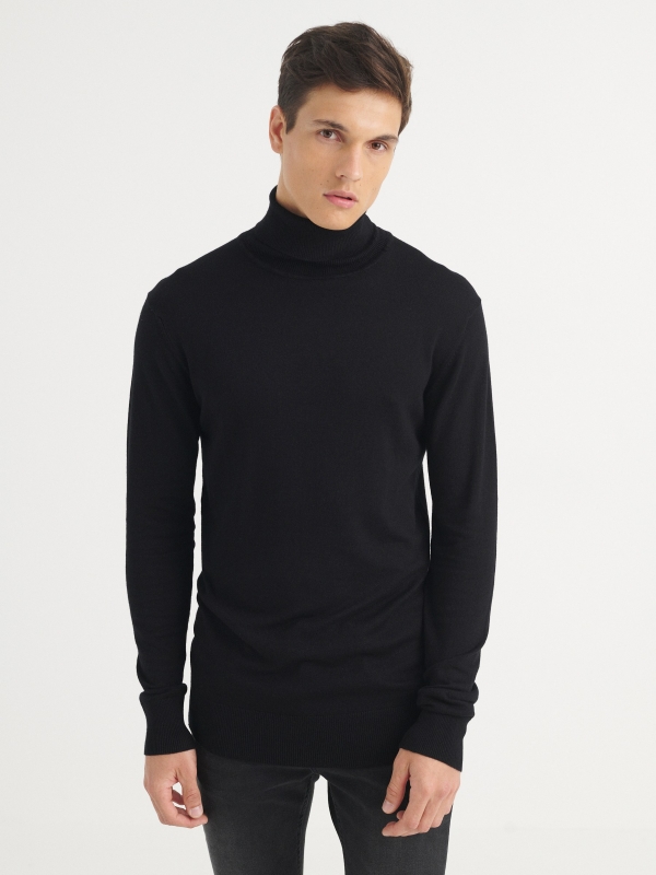 Basic swan sweater black middle front view