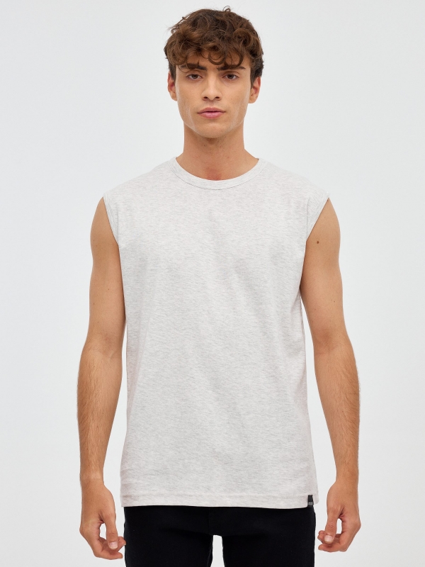 Camiseta básica sin mangas gris vista media frontal