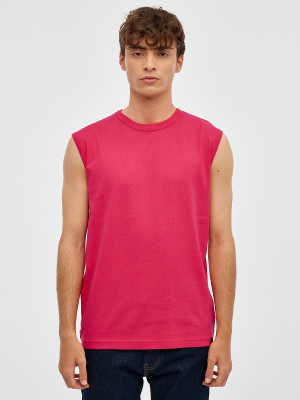 T-shirt básica sem mangas vermelho vista meia frontal
