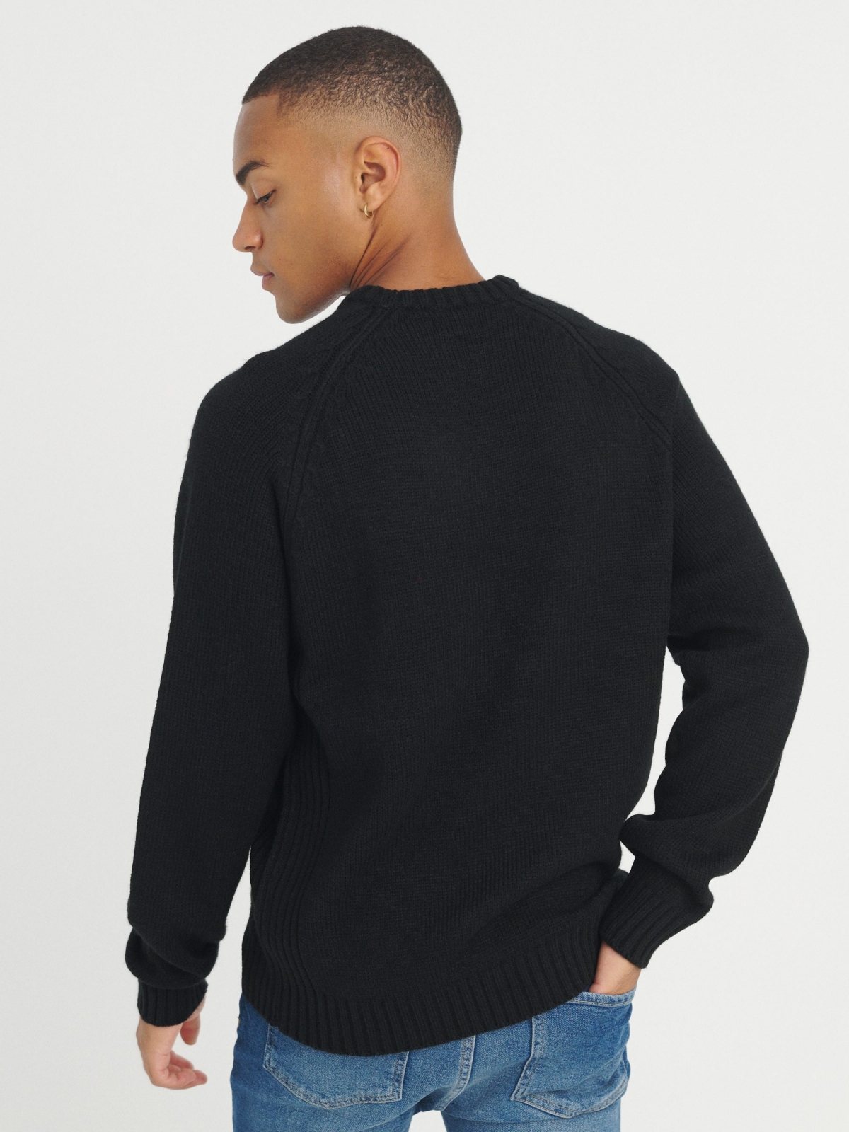 Basic knitted sweater black middle back view