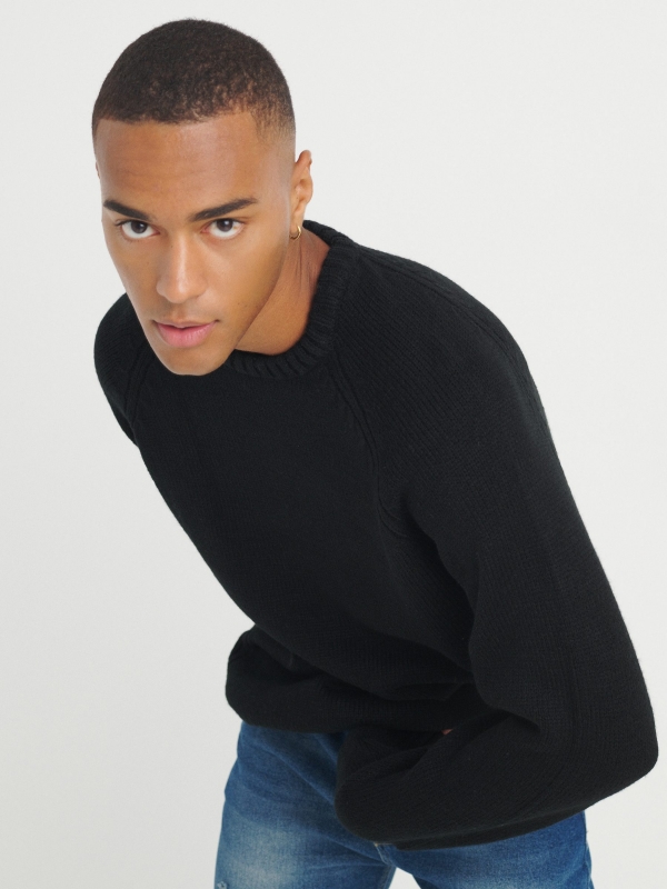 Basic knitted sweater black detail view