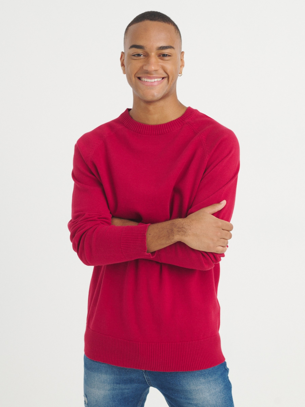 Plain sweater round neck red middle front view