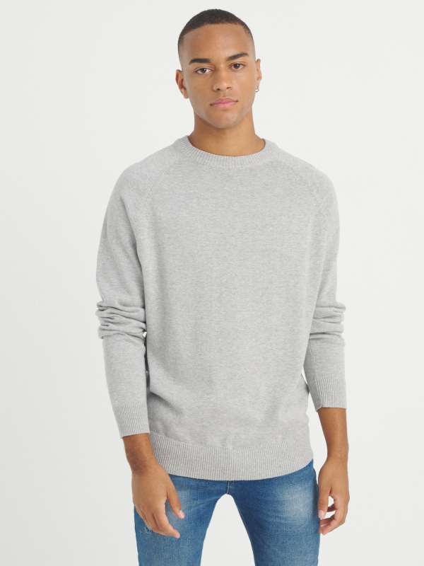 Plain sweater round neck light grey middle front view