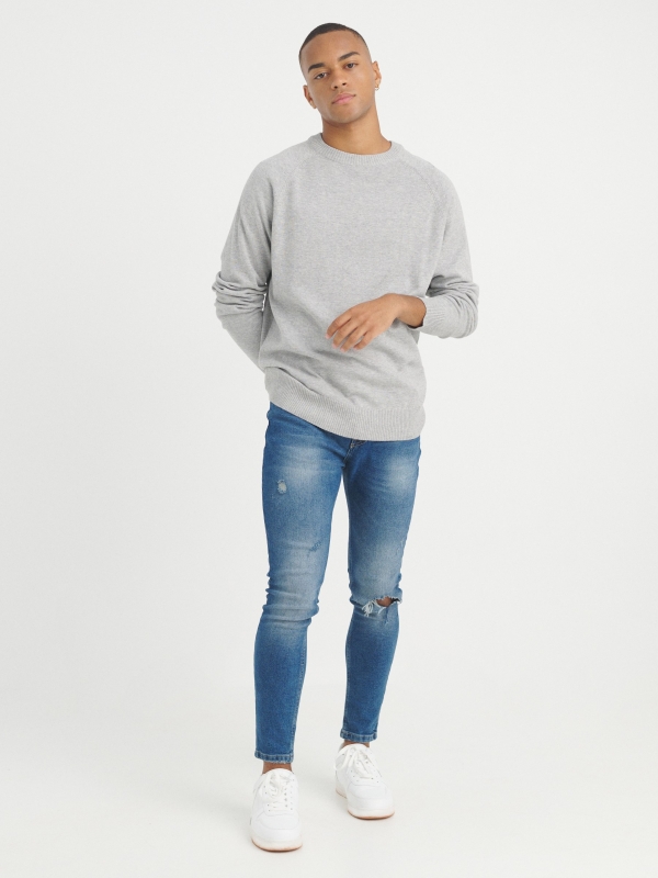 Plain sweater round neck light grey front view
