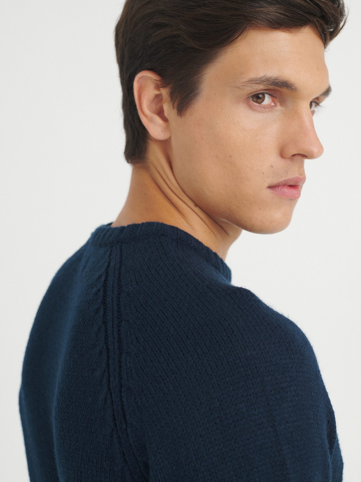 Basic knitted sweater navy detail view