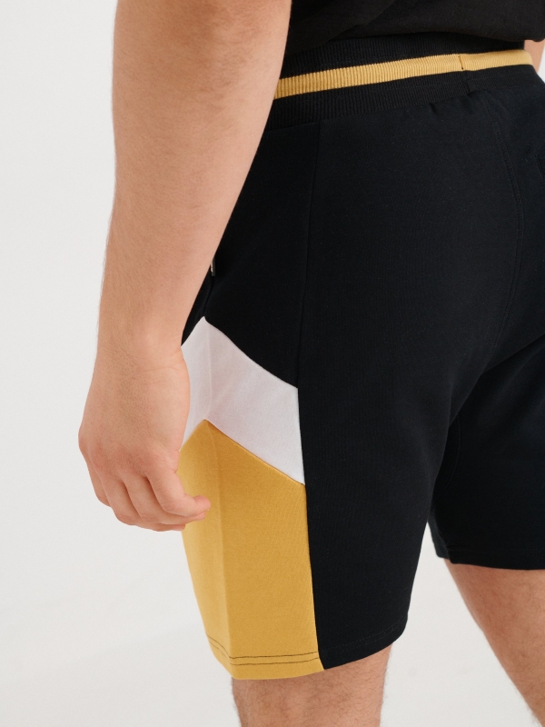 Side panels jogger  bermuda shorts black detail view