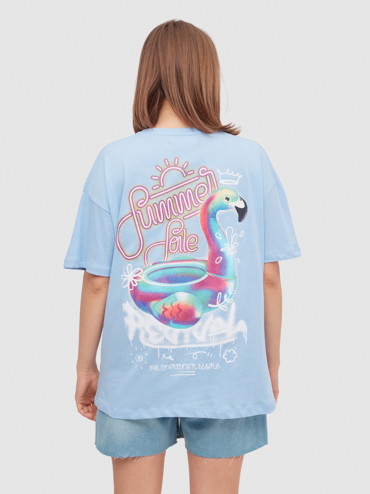 T-shirt oversize flamingo azul vista meia traseira