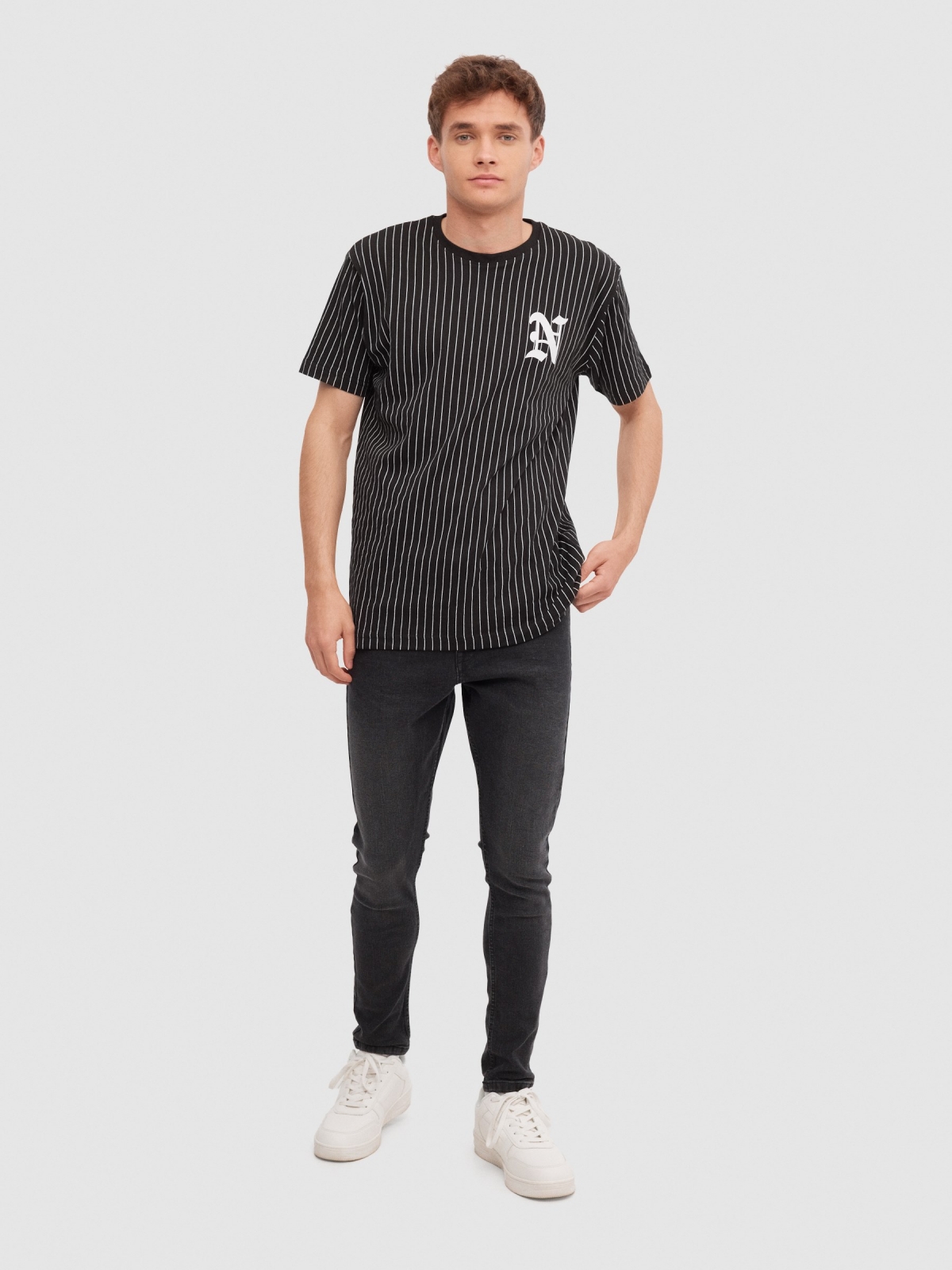 Vertical striped T-shirt black front view
