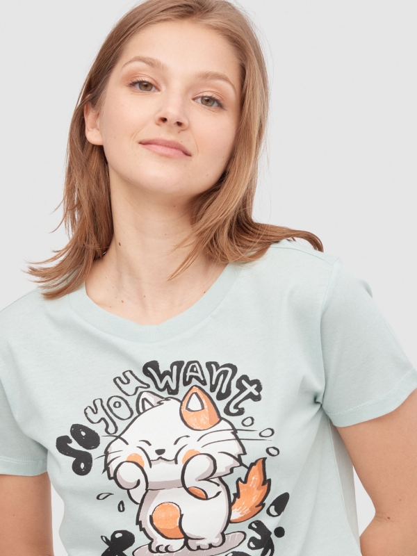 Camiseta crop gatito azul vista detalle