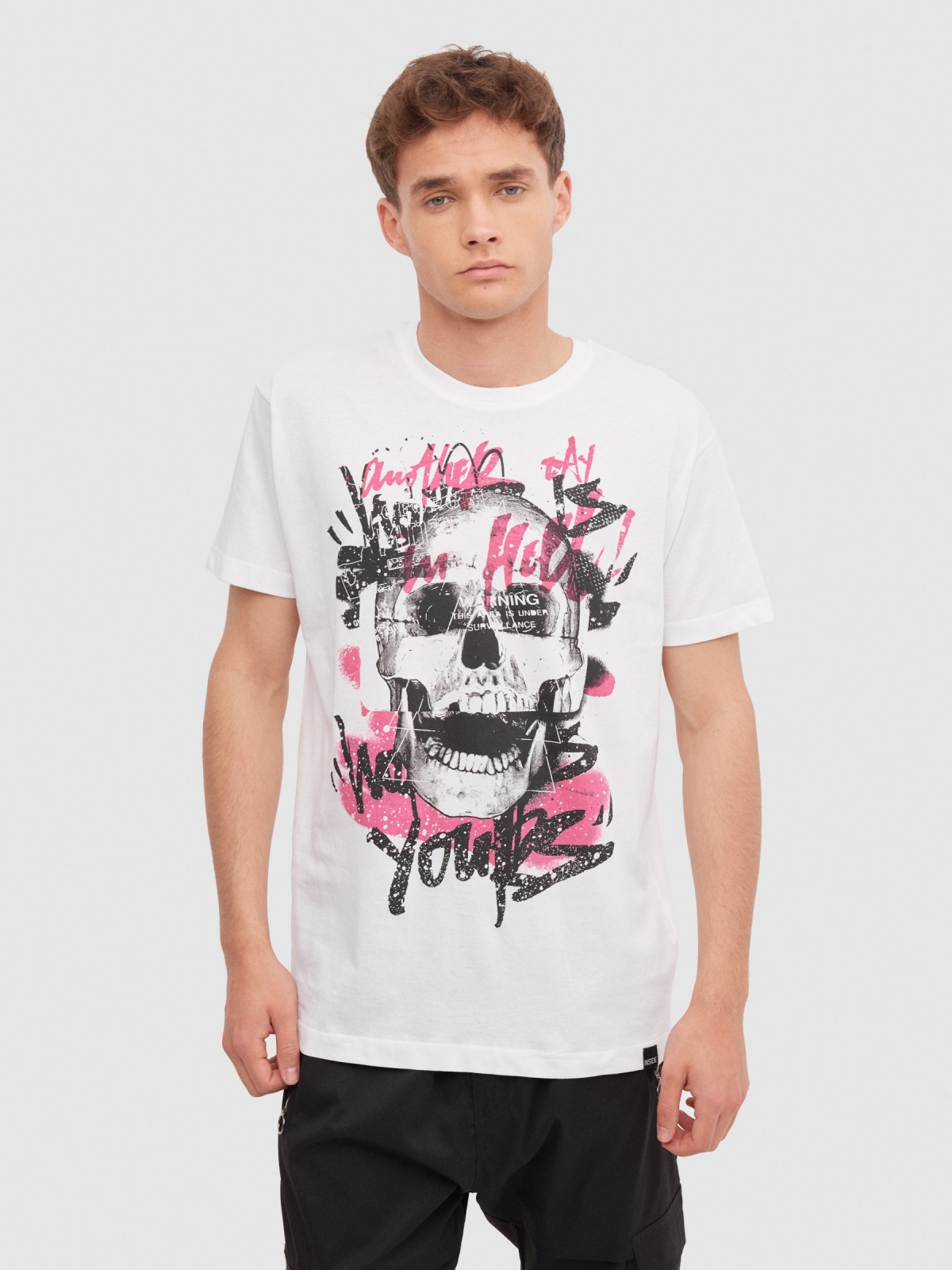 Skull T-shirt white middle front view