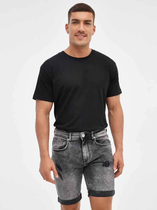 Slim bermuda short ripped wash effect black middle front view