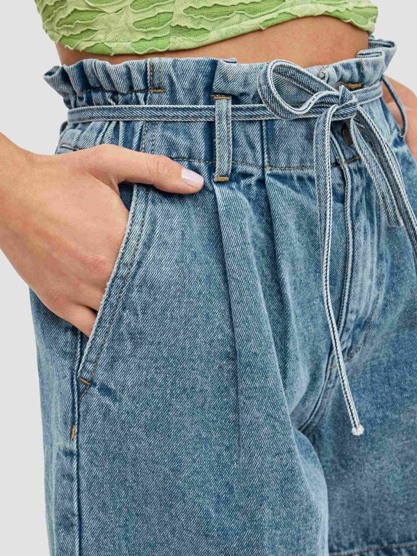 Denim baggy shorts light blue detail view