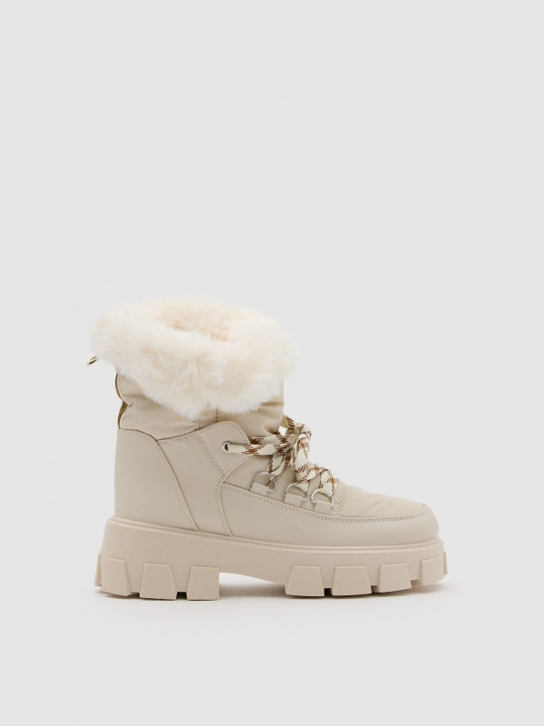 Snow boots with platform