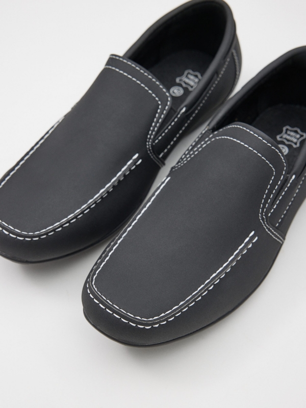 Classic driver moccasin black detail view