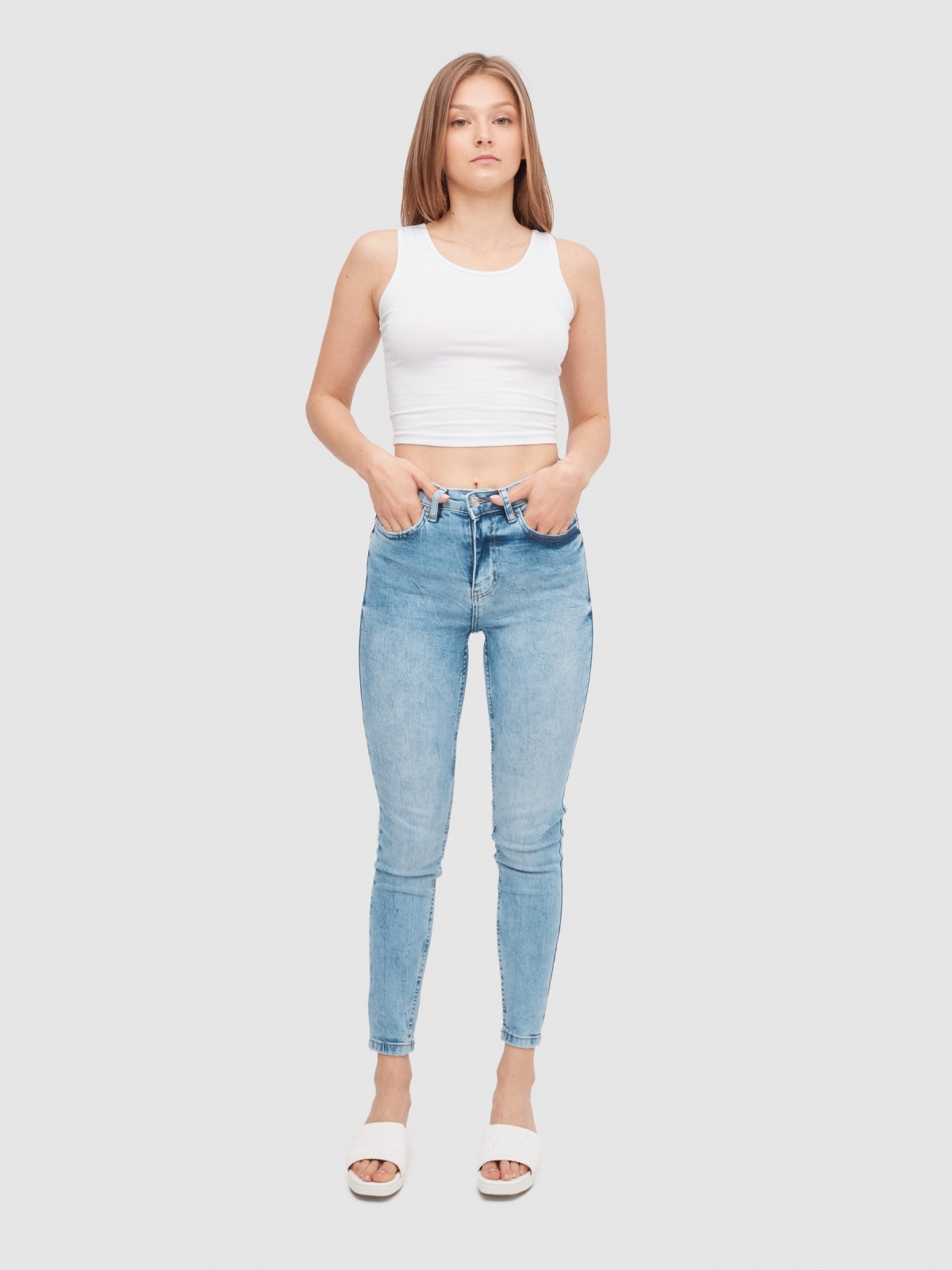 Jeans skinny de cintura média